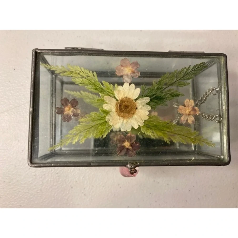 Vtg Glass Lidded Footed Box With Pressed Dried Flowers 4.5x2.75x2 Intl Silver Co
